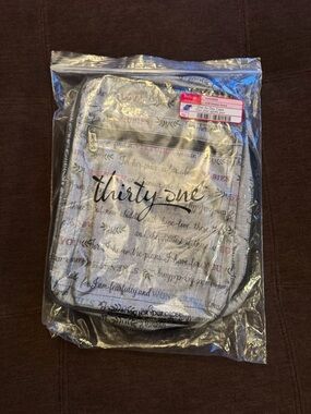 Thirty-One Day by Day Case in the "Virtuous Verses" print. NWT